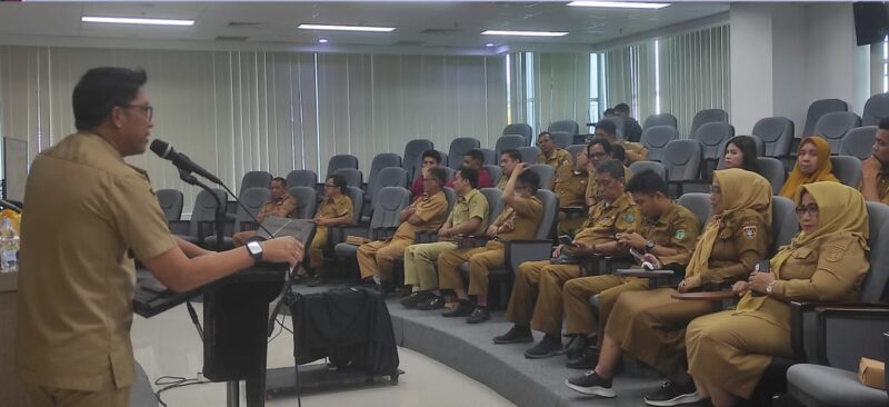  Badan Kesatuan Bangsa dan Politik (Kesbangpol) Provinsi Sulawesi Barat menggelar Rapat Forum Organisasi Perangkat Daerah (OPD) se-Sulbar, Senin (6/04/2026), di Aula Theater Lantai 2 Kantor Gubernur Sulawesi Barat
