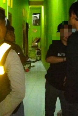 Respons Cepat Laporan 110, Tim Patmor Polresta Mamuju Datangi TKP Dugaan Pria Masuk Kamar Kost Wanita