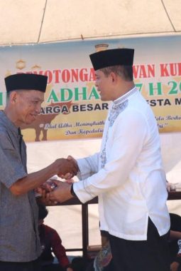 Polresta Mamuju dan Polsek Jajaran Tebar Kepedulian Melalui Daging Kurban Idul Adha 1447 H
