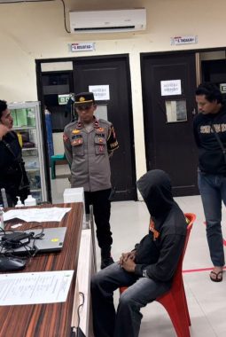 Terima Info Melalui Call 110, Polresta Mamuju Respon Cepat Datangi TKP Tentang Keributan Rumah Tangga Berujung Minum Racun