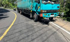 Aksi Sigap PJR Polda Sulbar, Amankan Mobil Mogok di Tanjakan Ampallas dan Seberangkan Anak Sekolah