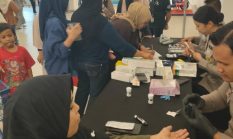 Sasar Pengunjung Mall Matos Mamuju, Biddokkes Polda Sulbar Gelar Bakti Kesehatan Gratis Sambut HUT Bhayangkara Ke 80