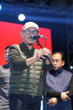 Gubernur Sulbar Apresiasi Pengabdian Polri pada Panggung Gembira HUT Bhayangkara ke-80