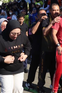 Semarakkan HUT Mamuju ke-486, Polresta Mamuju Ikuti Senam Bersama dan Lomba Tradisional