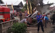2 Rumah Warga di Wonomulyo Terbakar, Damkar Kodim 1402/Polman Turun Tangan