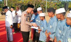 Kapolres Mateng Ikuti Salat Istisqa, Lanjut Santuni Anak Yatim