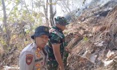 Api Belum Padam, Polresta Mamuju Bersama Instansi lain dan Warga Terus Kendalikan Karhutla di Rangas