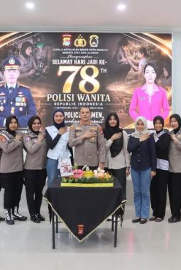 Rayakan HUT Polwan ke-78, Kapolresta Mamuju Beri Apresiasi untuk Srikandi Polri