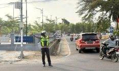 Jaga Keselamatan Berlalu Lintas, Polantas Polda Sulbar Terus Hadir Saat Padatnya Arus Pulang Kerja