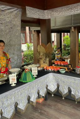 Kuliner Mandar Curi Perhatian Wisatawan Asing di Jakarta