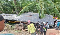 Polisi dan Warga Sigap Evakuasi Korban Bus Terperosok di Karossa, 2 Orang Tewas dan 10 Luka