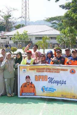 BPBD Sulbar Latih Siswa SMAN 1 Mamuju Hadapi Bencana