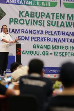 Sektor Sawit Sumbang 30% Perekonomian Sulbar, Sekda Junda: SDM Petani Harus Ditingkatkan