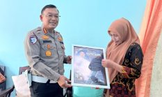71 Tahun Mengabdi, Dirlantas Polda Sulbar Kunjungi Purnawirawan Kenang Pengabdian dan Kepedulian