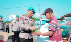Refleksi 24 Tahun Pengabdian, Bid Propam Polda Sulbar Gelar Bakti Sosial Sasar Tukang Becak