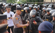 Siap Mengawal Aspirasi dan Tangani Karhutla, Kapolda Sulbar Cek Langsung Kesiapan Personel