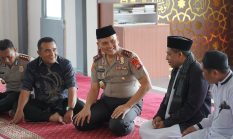 Polisi Bersama Masyarakat, Kapolda Sulbar Turun ke Masjid, Serap Aspirasi Warga Lewat Jumling
