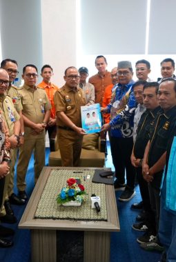 Sempat Alot, Gubernur Suhardi Duka Terima Dua Nama Calon Wagub Sulbar dan Siap Teruskan ke DPRD