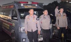 Polisi Bersama Masyarakat: Biddokkes Polda Sulbar Siagakan Ambulans untuk Evakuasi Korban Tenggelam di Mamuju